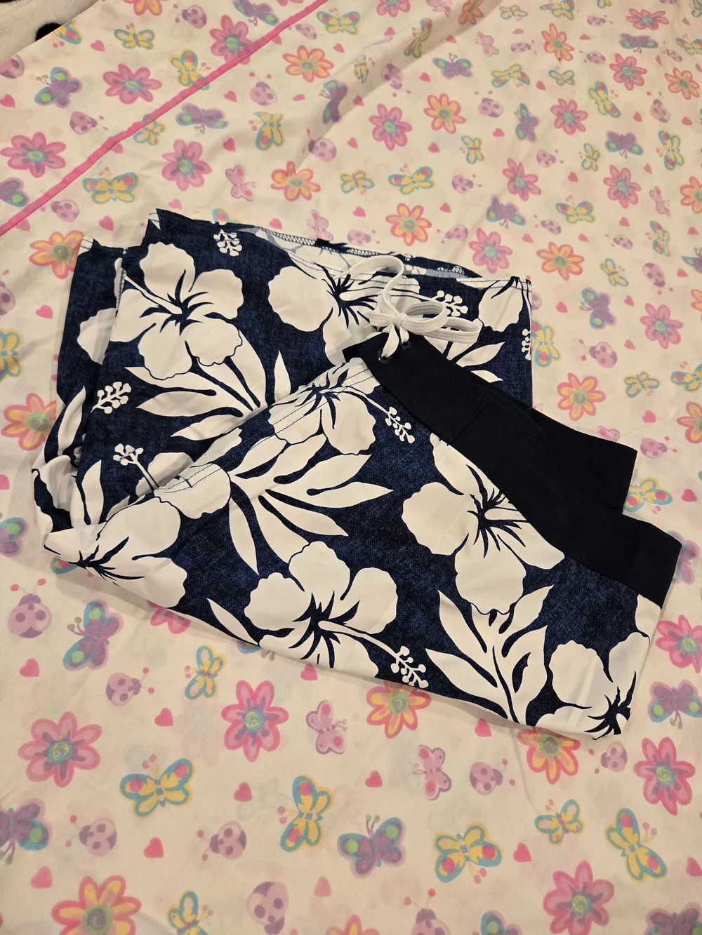 *Old Navy* Men's Navy Blue & White Floral Board Shorts